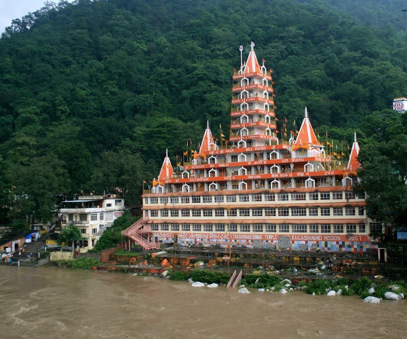tera-manzil-temple-kailash-niketan-temple-img